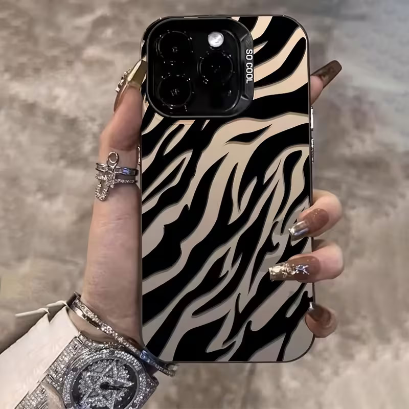 Zebra Pattern Black Advanced I - Apple Iphone 15 recension och pris